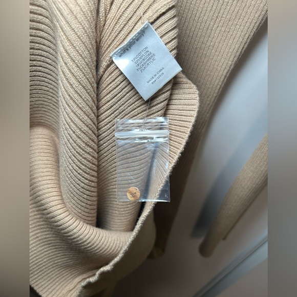 WEEKEND STORIES - NWT BEIGE SWEATER DRESS - PLUS SIZE FRIENDLY - Picture 5 of 5